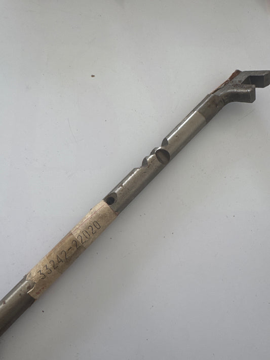 33242-22020 GEAR SHIFT FORK & LEVER SHAFT (MTM), toyota