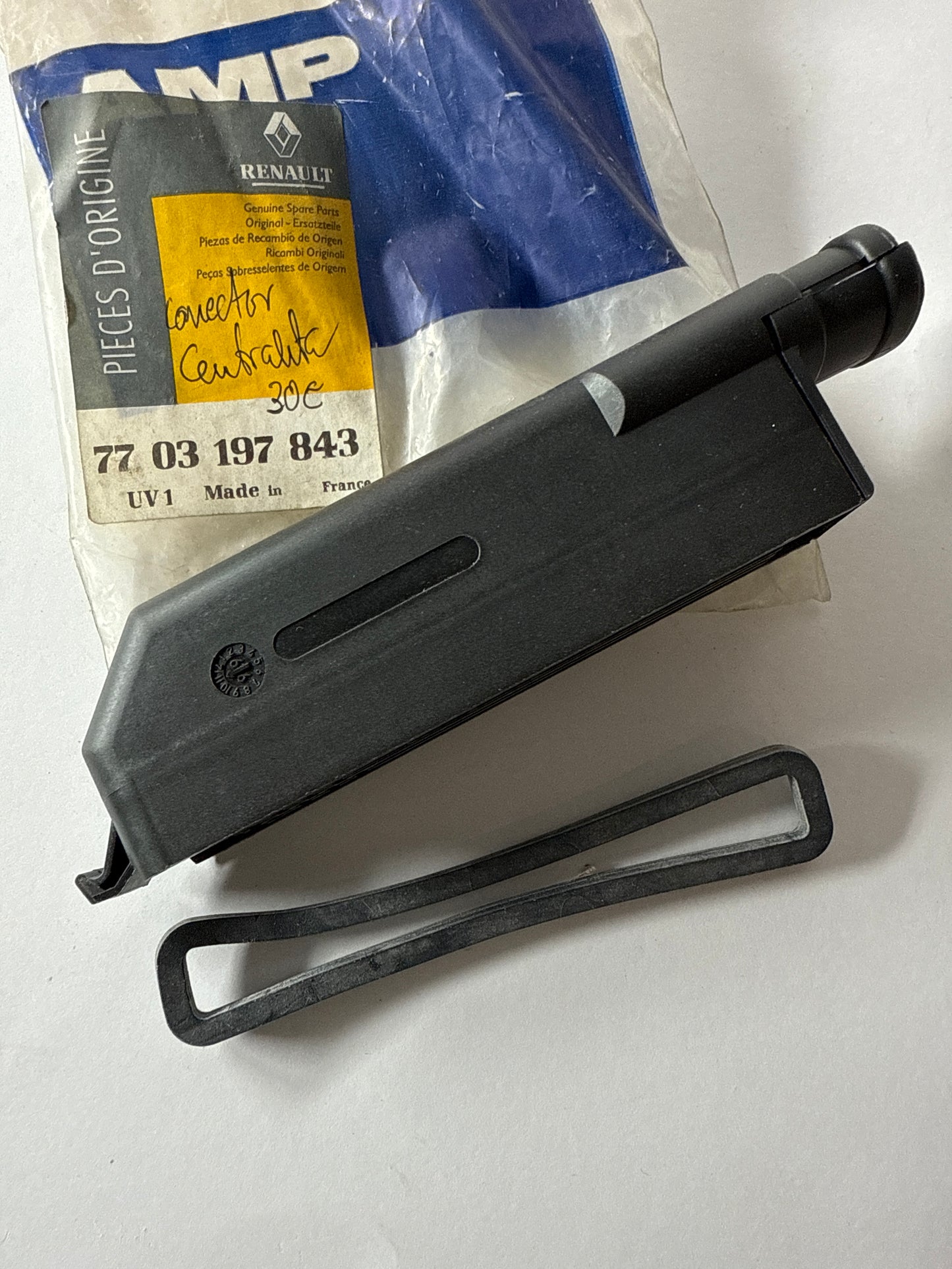 7703197843 - CAJA CONEXIONES - Renault