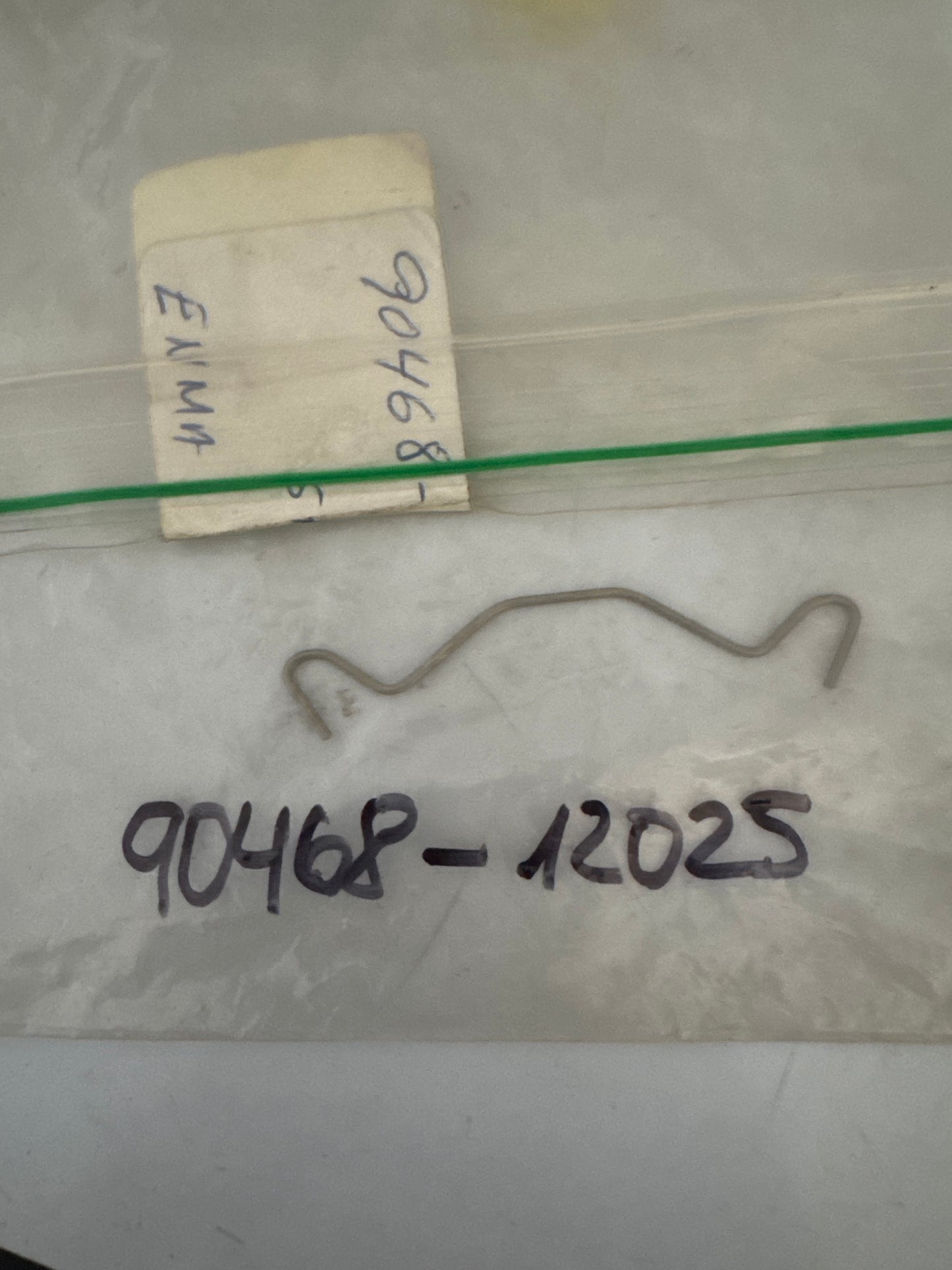 90468-12025 REAR DISC BRAKE CALIPER & DUST COVER, toyota