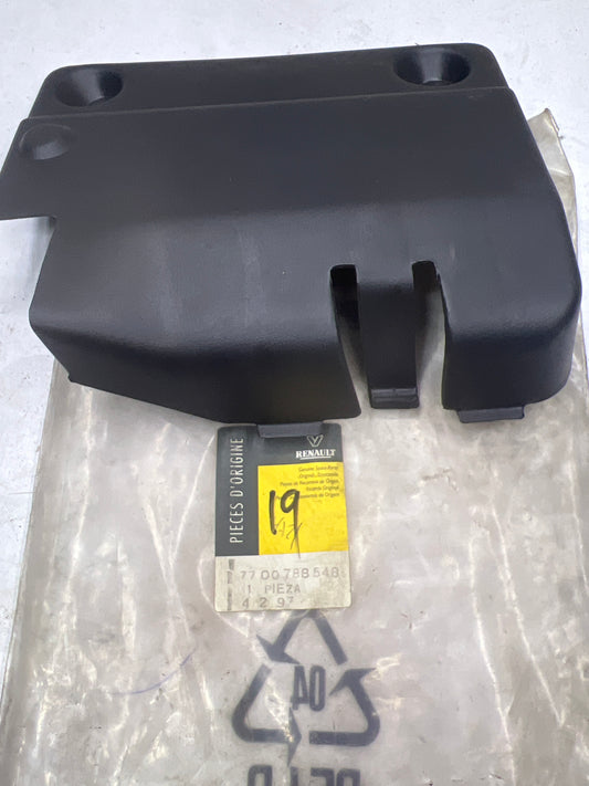 7700788548 BASE LAMP RHR R19 RENAULT