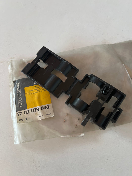 7703079943 AGRAFE SUPPORT RENAULT