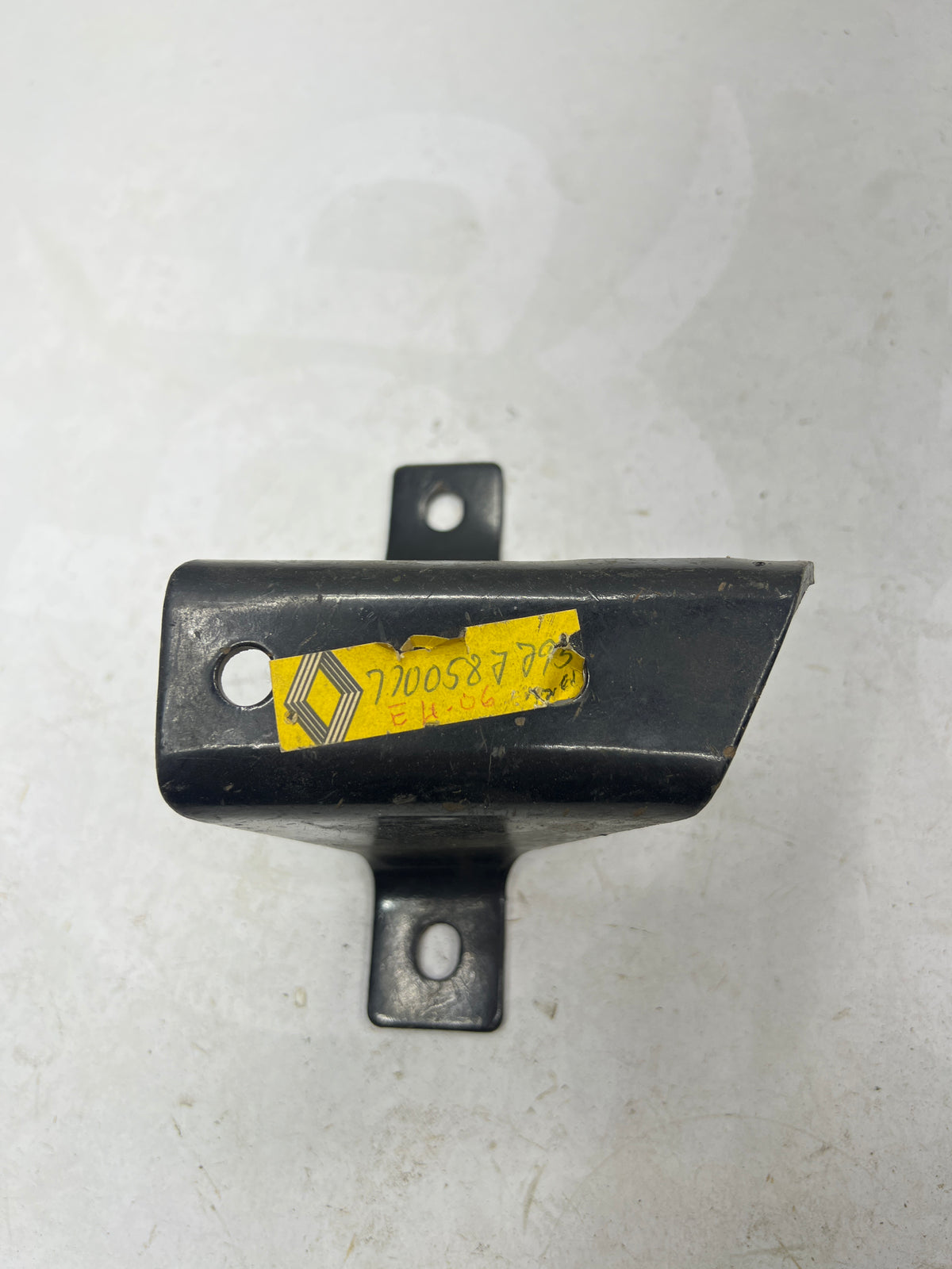 Soporte metálico Renault 7700587795