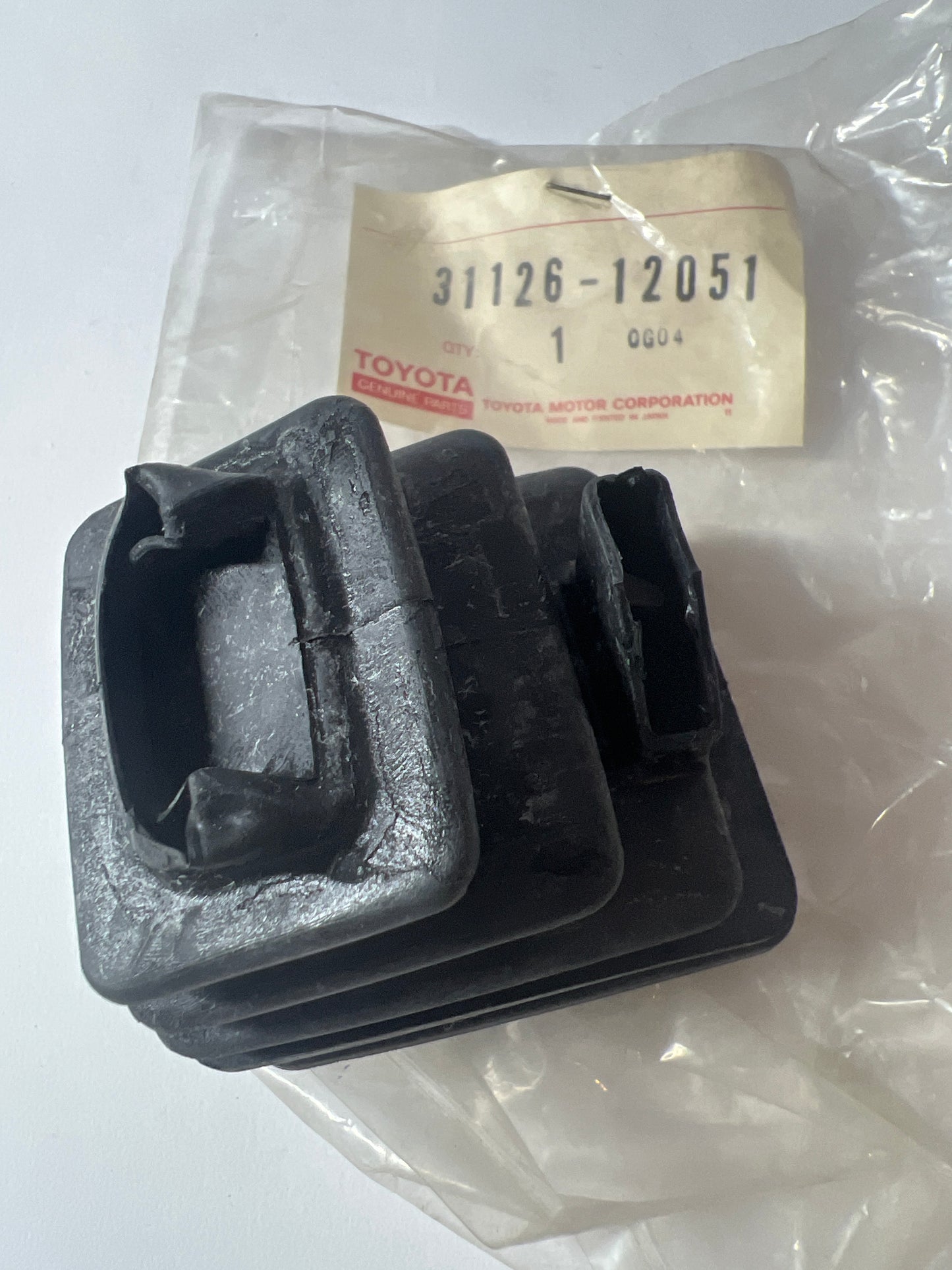 31126-12051, FORRO HORQUILLA DESEMBRAGUE, Toyota - Lexus