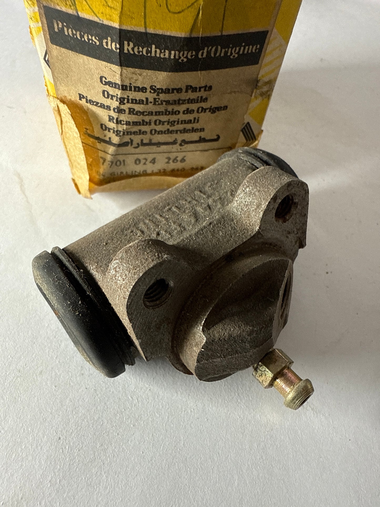 7701024266 - BOMBIN FRENO AR - Renault