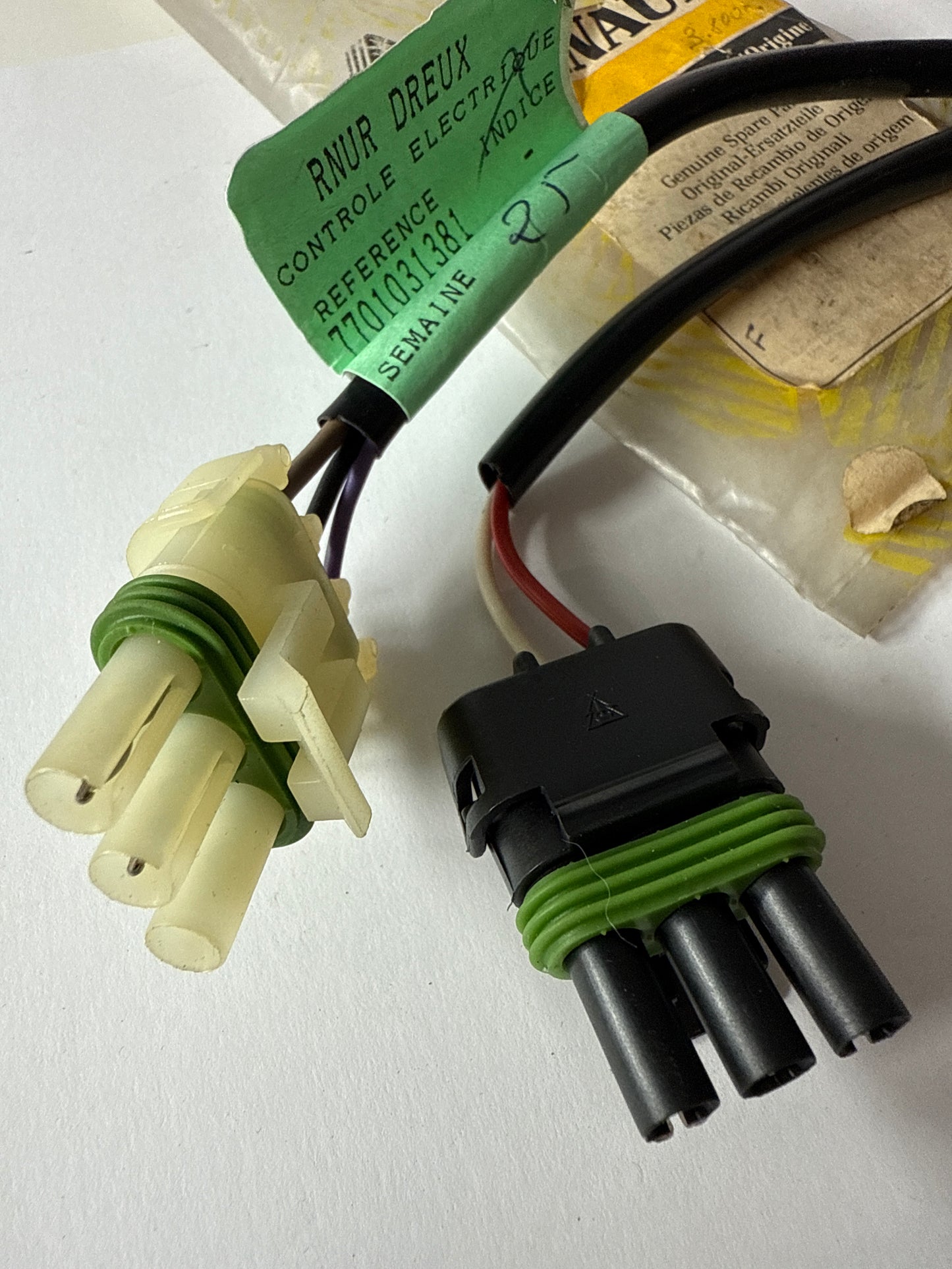 7701031381 - CABLE ENCENDIDO - Renault