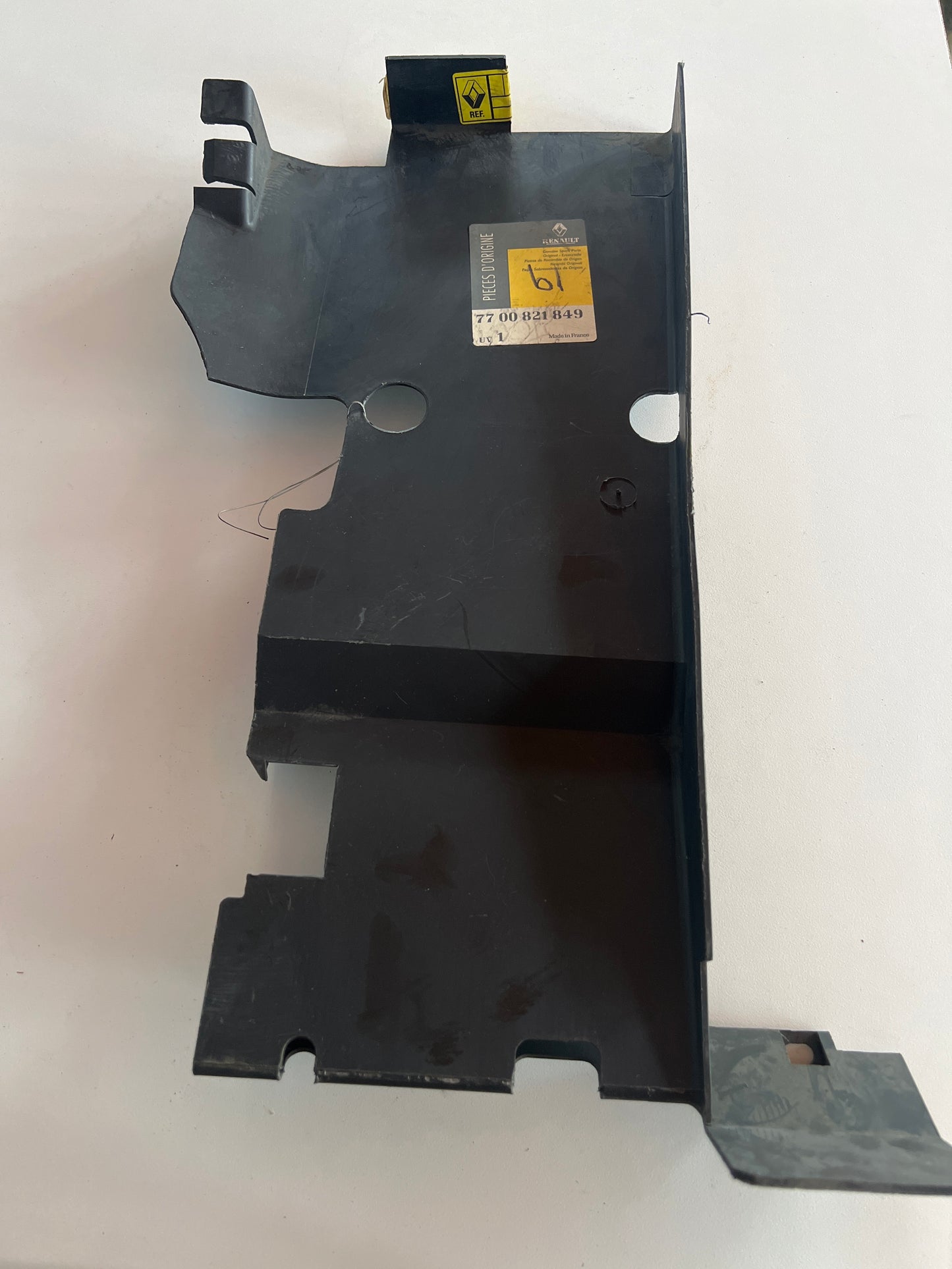 7700821849 DEFLECTOR AIRE RENAULT