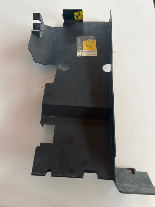 7700821849 DEFLECTOR AIRE RENAULT