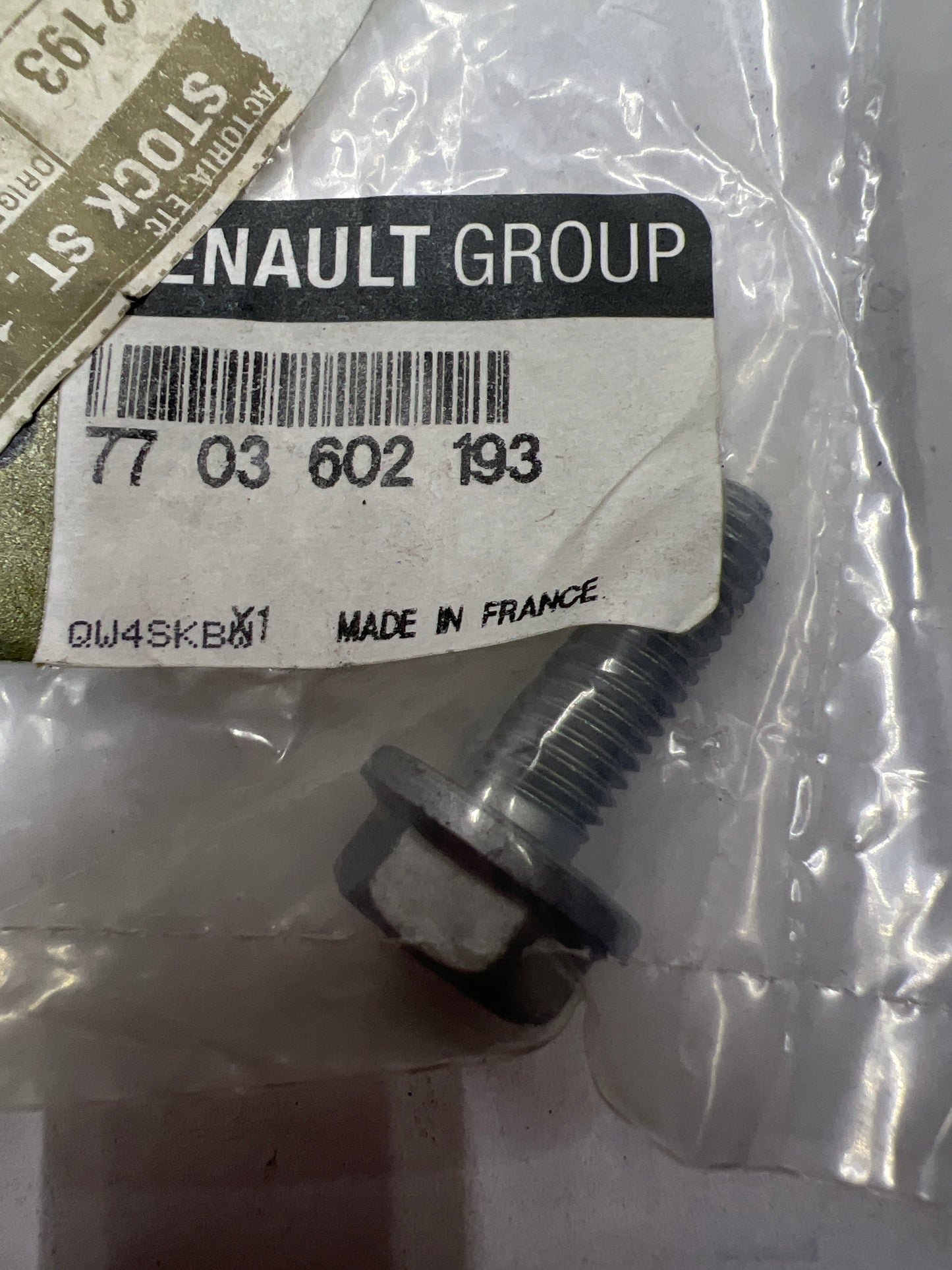 7703602193 TORNILLO M8X125 RENAULT