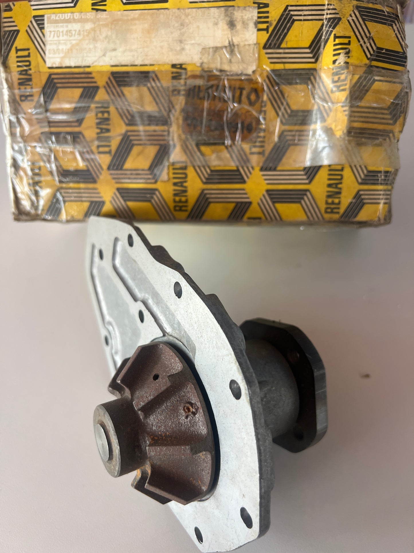 7701457415 Bomba de agua, refrigeración del motor RENAULT