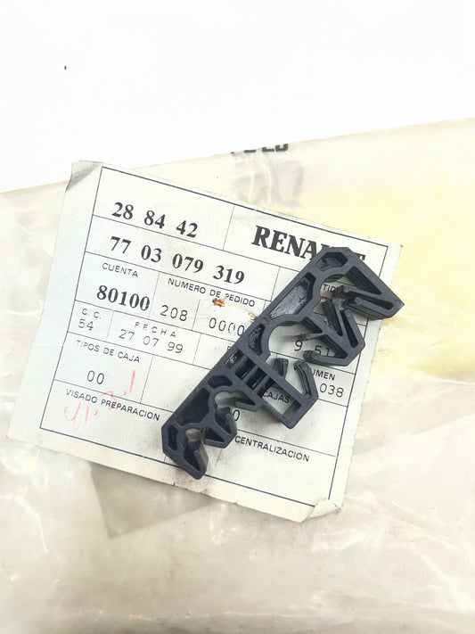 7703079319 GRAPA SOPORTE RENAULT