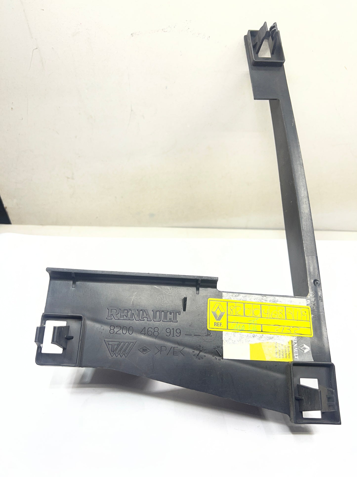 8200468919 DEFLECTOR INF D RENAULT