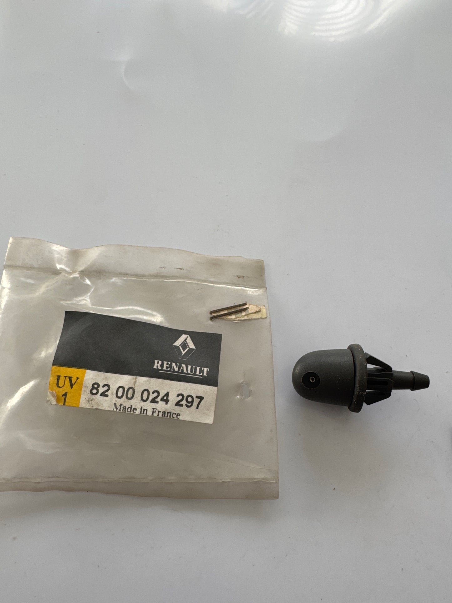 8200024297, SURTIDOR LAVA LUNETA, Renault