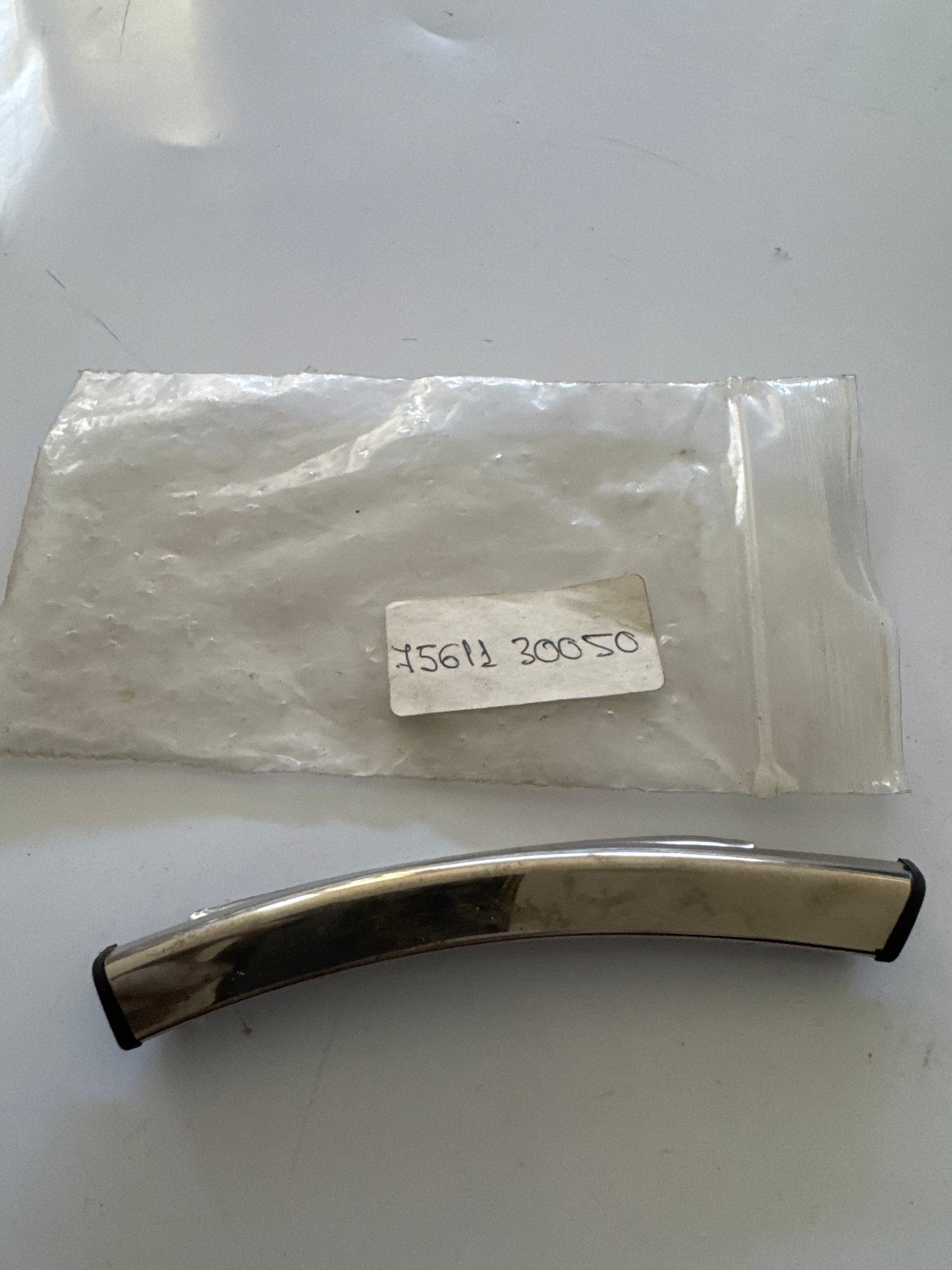 75611-30050, 75611-30050 FRONT MOULDING, toyota, Toyota - Lexus