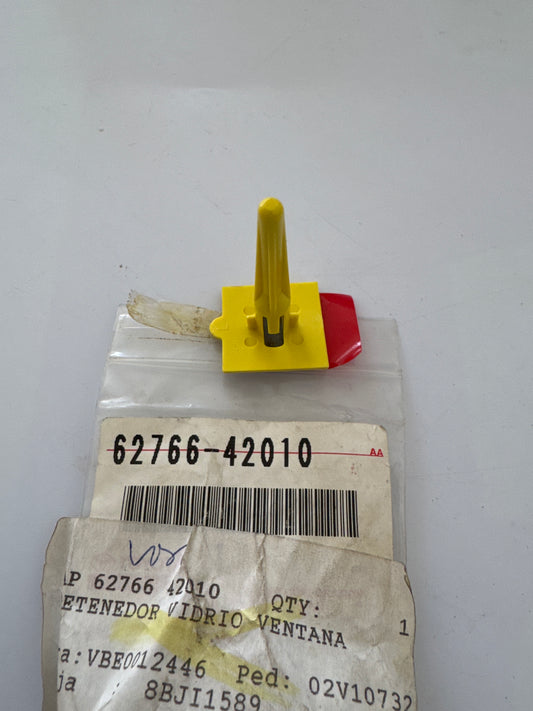 62766-42010 SIDE WINDOW, toyota