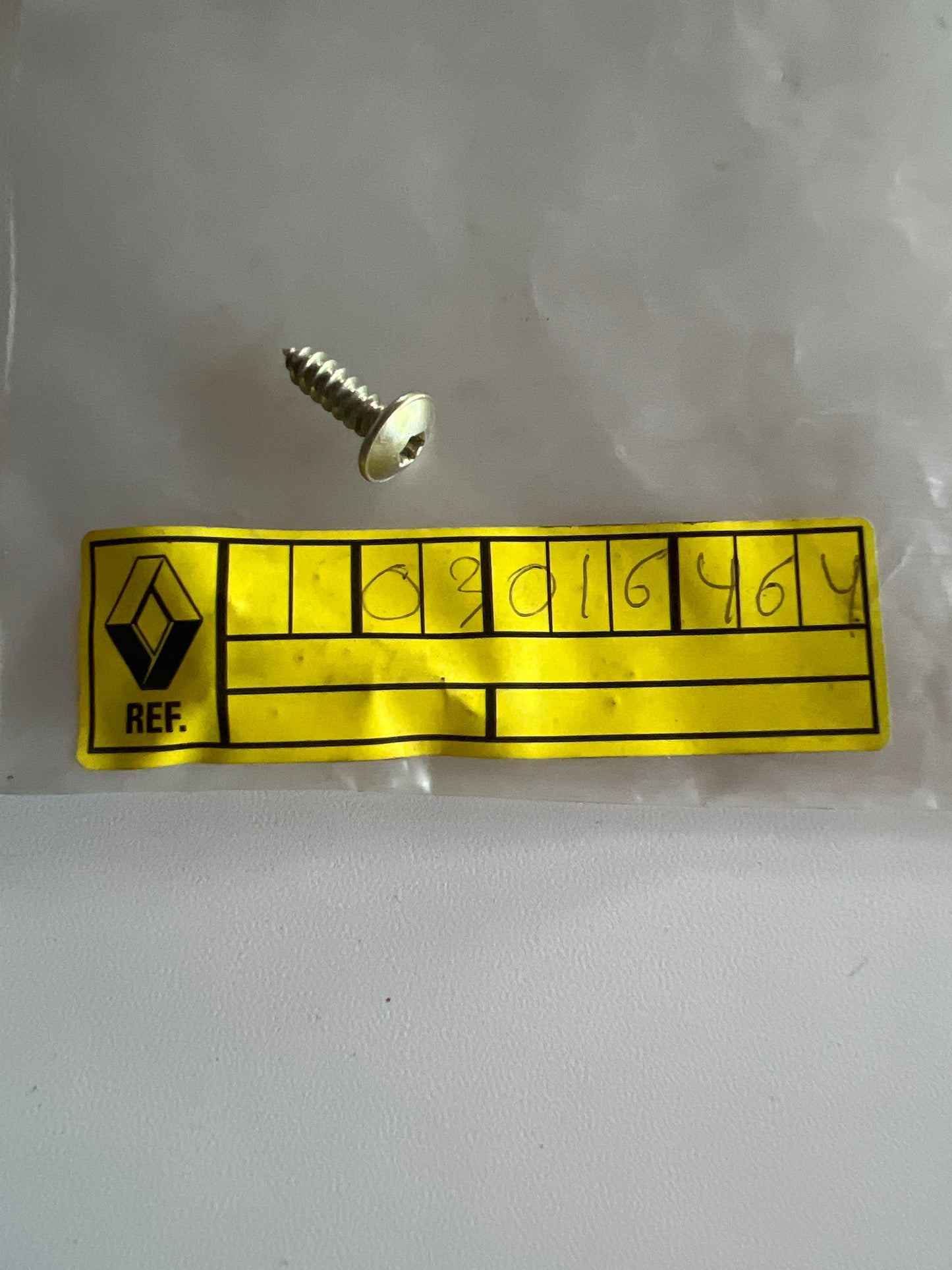 7703016464 - TORNILLO FIJACION - Renault