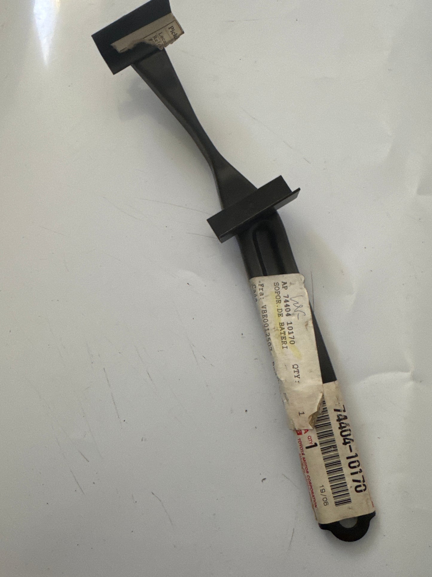 74404-10170, 74404-10170 BATTERY CARRIER, toyota, Toyota - Lexus