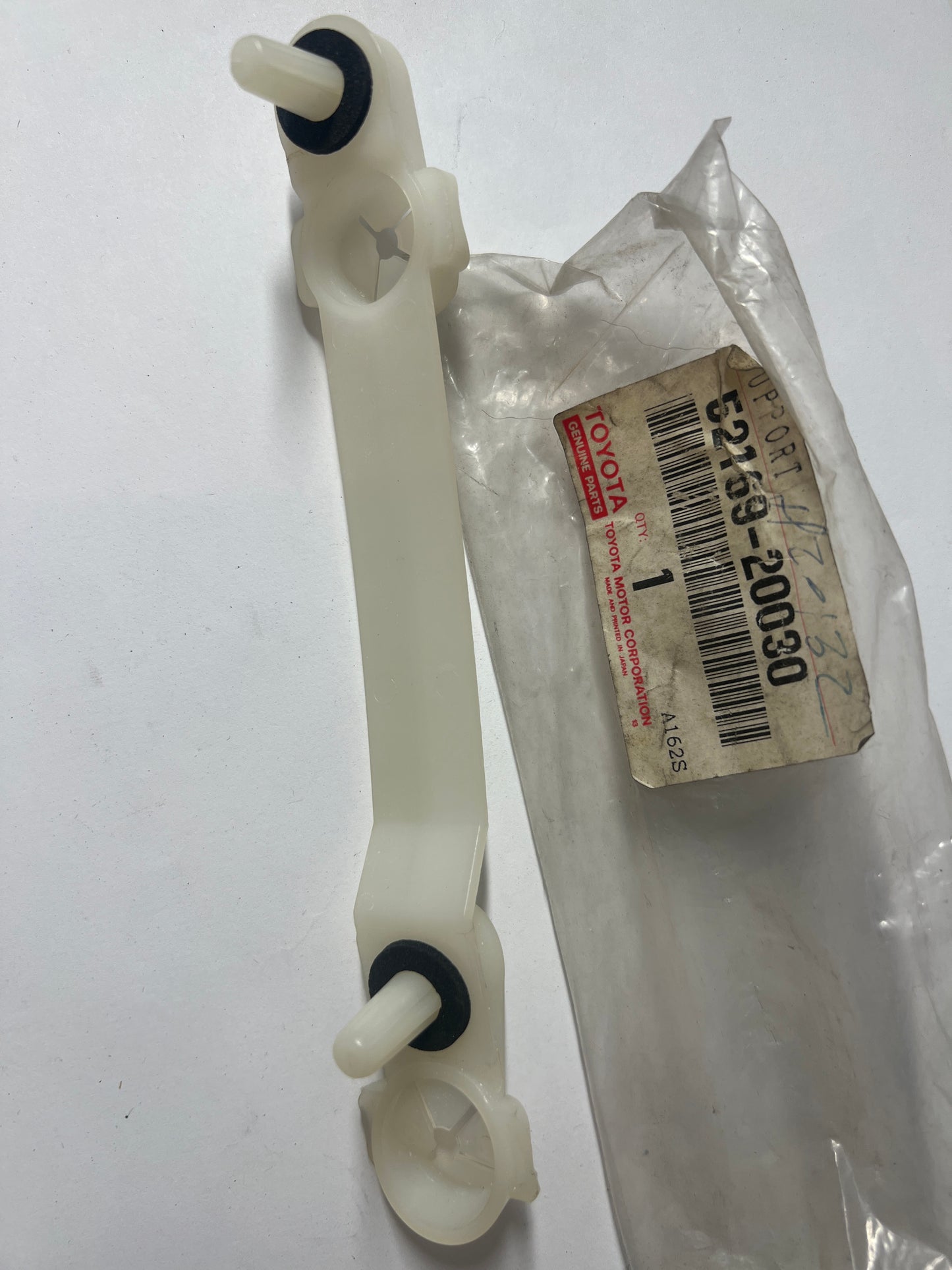 52169-20030 REAR BUMPER & BUMPER STAY, toyota