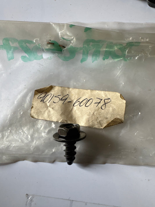 90159-60078 HOOD & FRONT FENDER, toyota