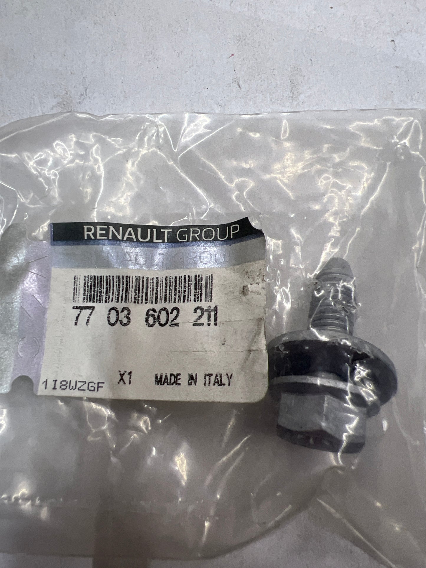 7703602211 TORNILLO M8 RENAULT