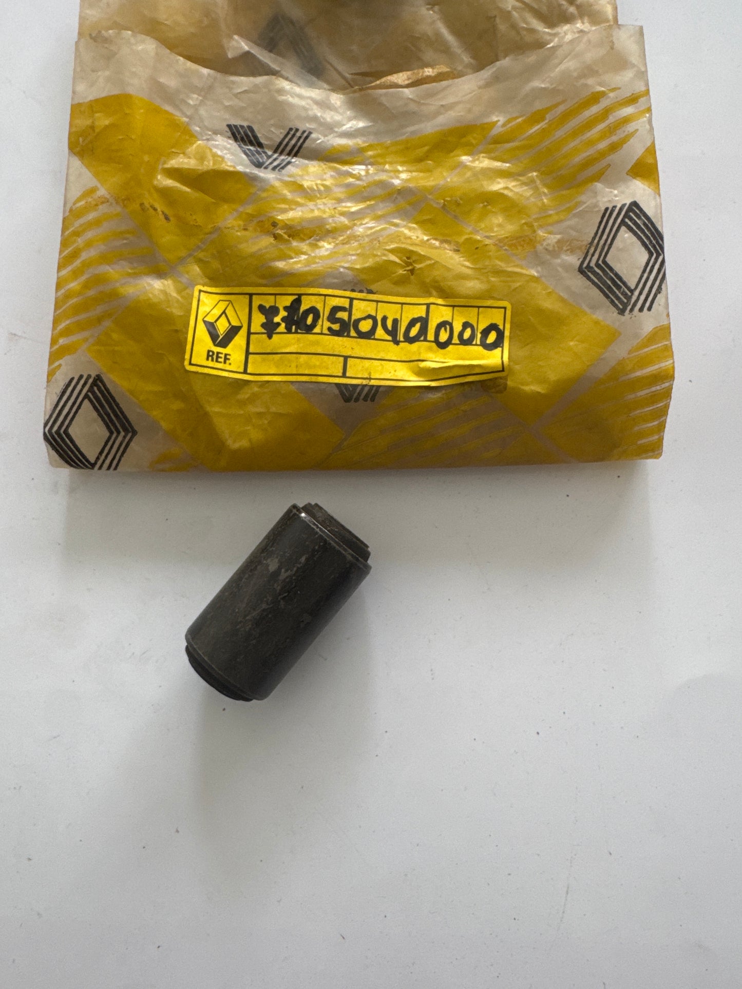 7705040000, SILEMBLOC, Renault