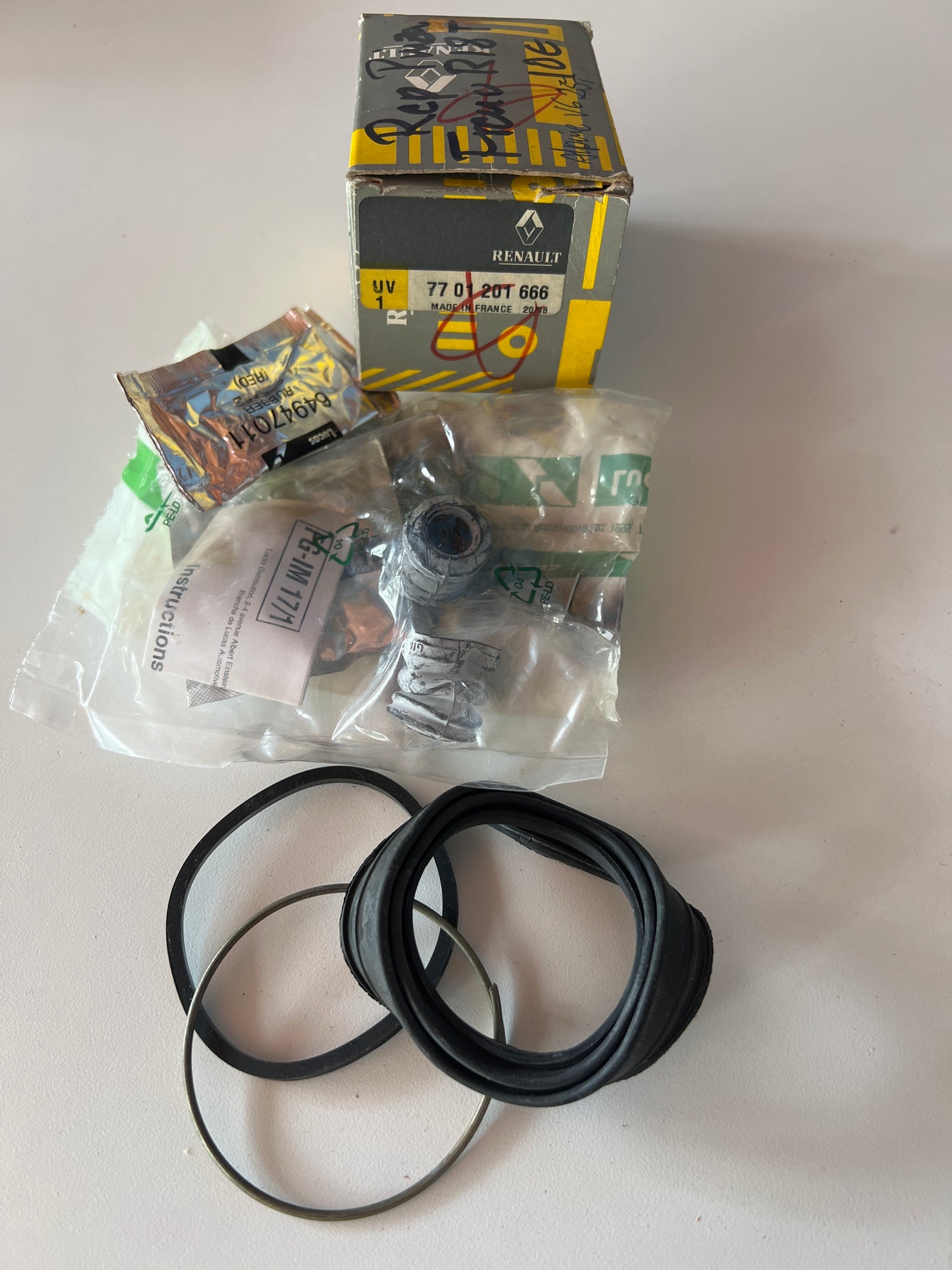7701201666 Kit de reparación de pinzas de freno RENAULT
