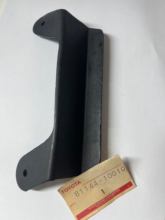 81144-10010 HEADLAMP, toyota