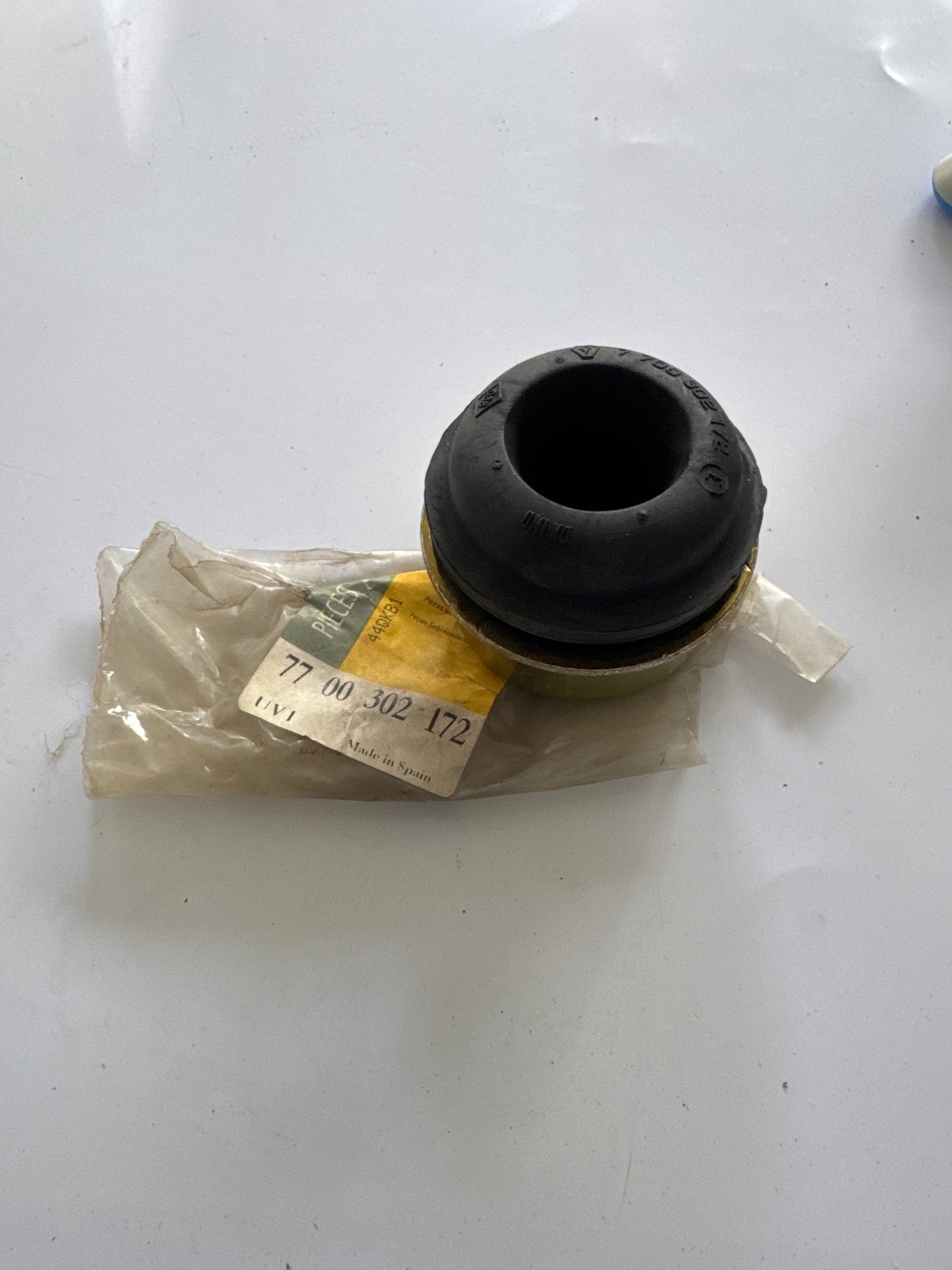 7700302172, PARACHOQUES EXTREMO, Nissan