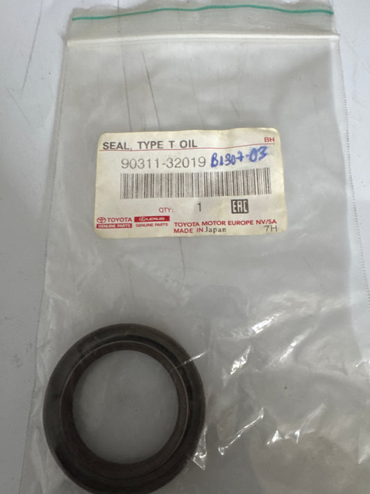 90311-32019 TIMING GEAR COVER & REAR END PLATE, toyota