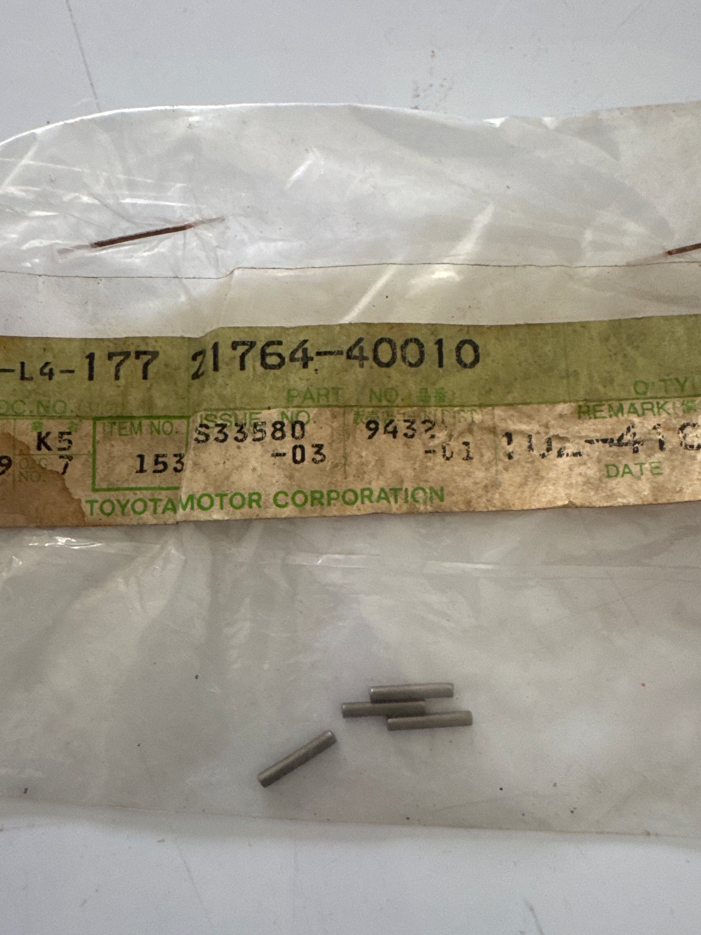 21764-40010 CARBURETOR, toyota