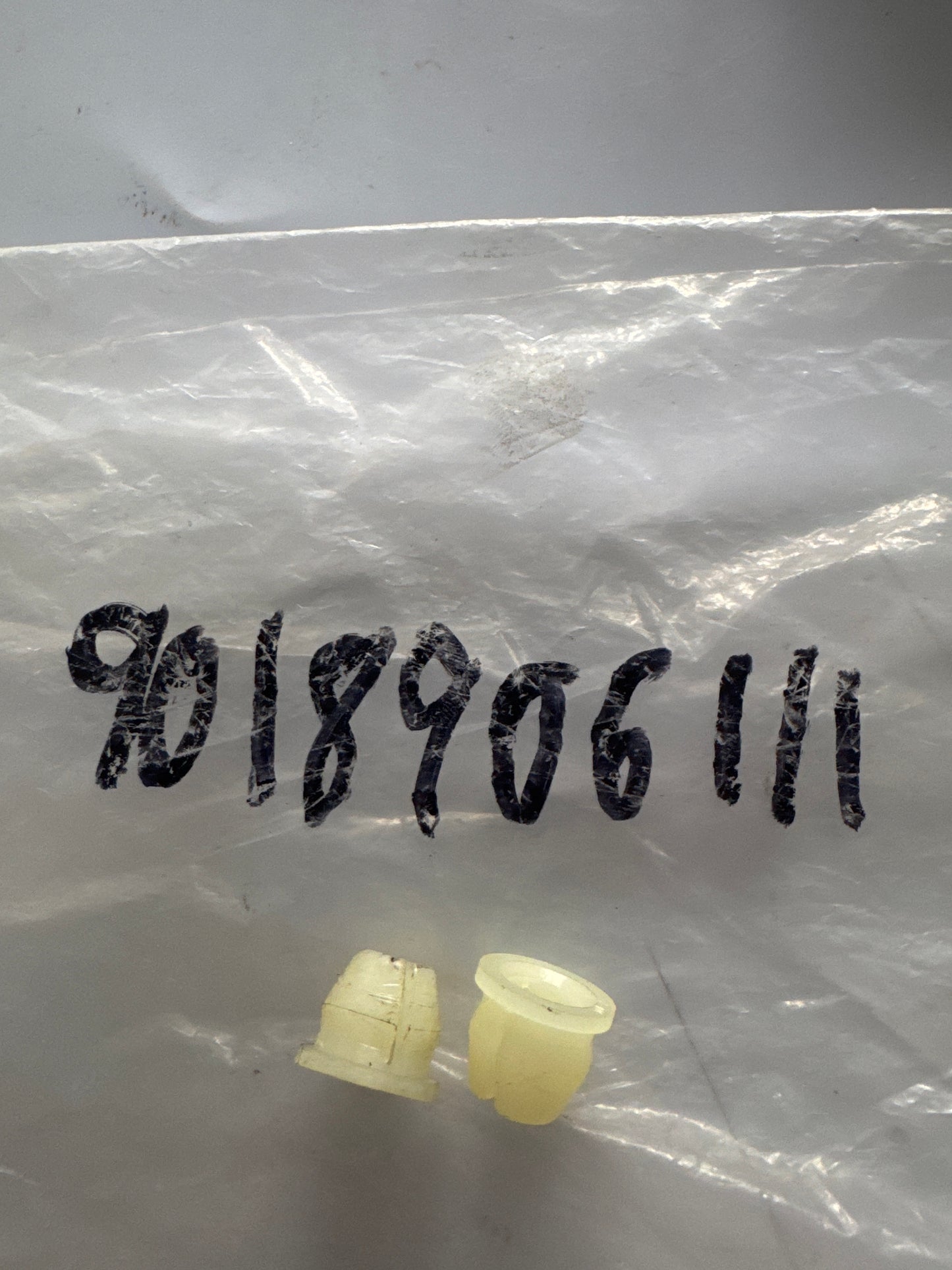 90189-06111 HEADLAMP, toyota