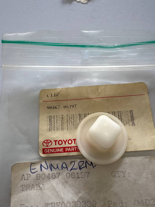 90467-06197 FRONT FENDER APRON & DASH PANEL, toyota