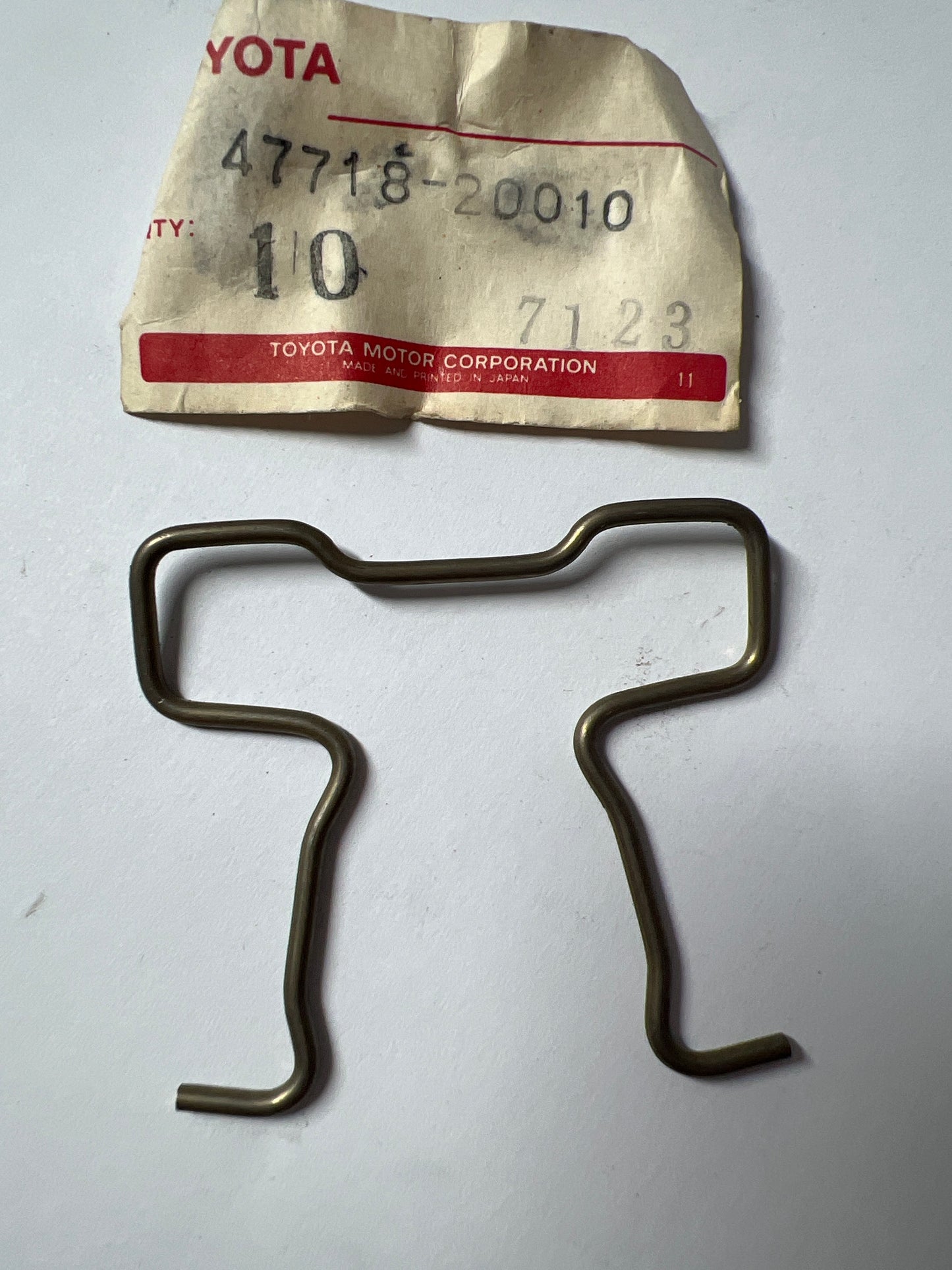 47718-20010 FRONT DISC BRAKE CALIPER & DUST COVER, toyota