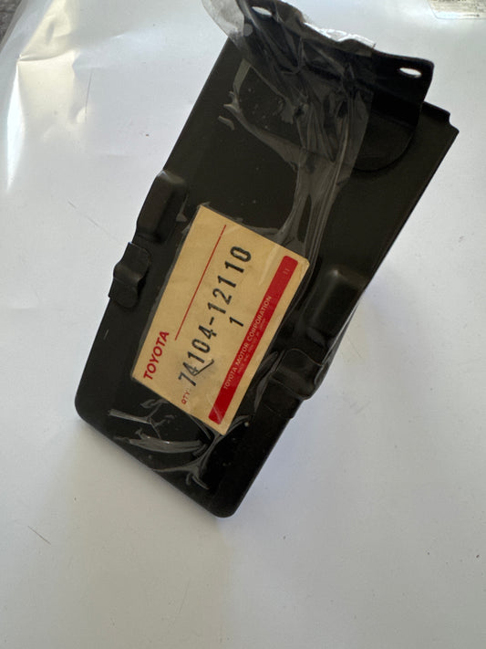 74104-12110, 74104-12110 ASH RECEPTACLE, toyota, Toyota - Lexus