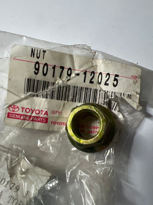 90179-12025 TRANSFER CASE & EXTENSION HOUSING, toyota