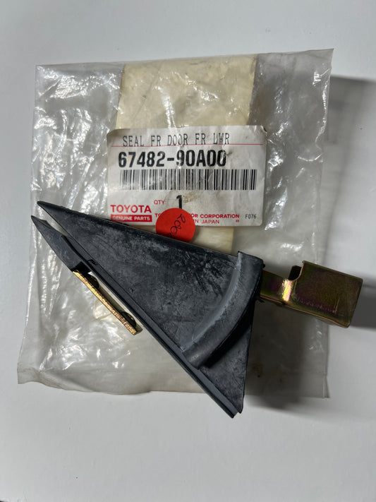 67482-90A00, SELLO, MARCO INFERIOR DELANTERO DE PUERTA DELANTERA, LH, Toyota - Lexus