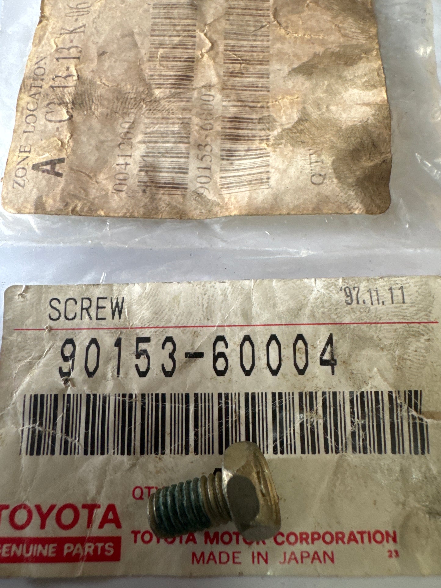 90153-60004 ROOF PANEL & BACK WINDOW GLASS
71-02: REAR SEAT & SEAT TRACK, toyota