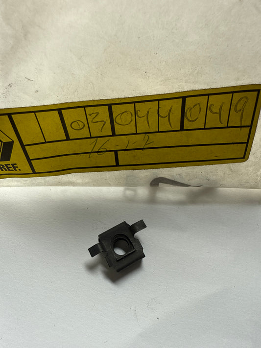 7703044049 - TUERCA CAJA - Renault