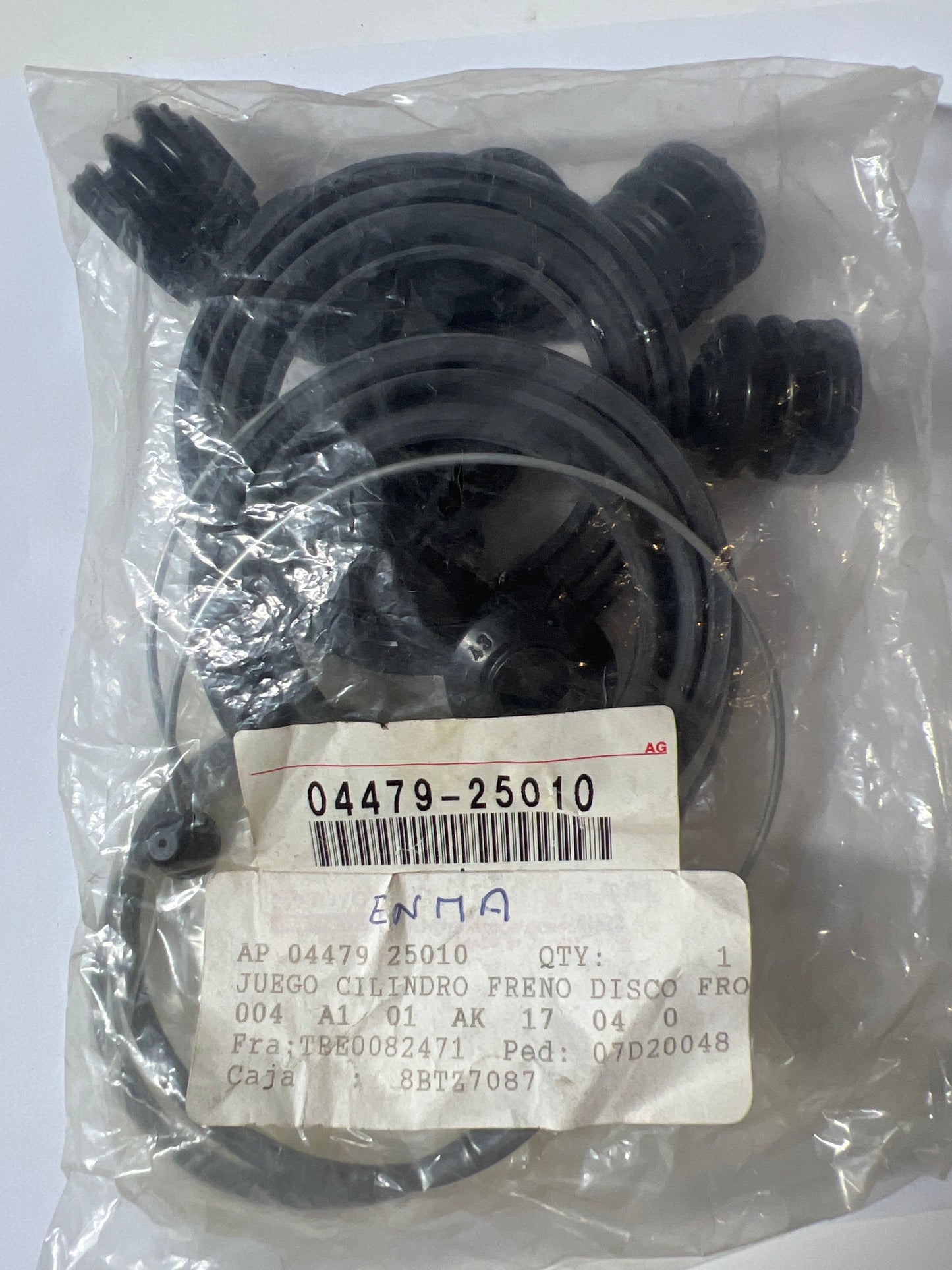 04479-25010 FRONT DISC BRAKE CALIPER & DUST COVER, toyota