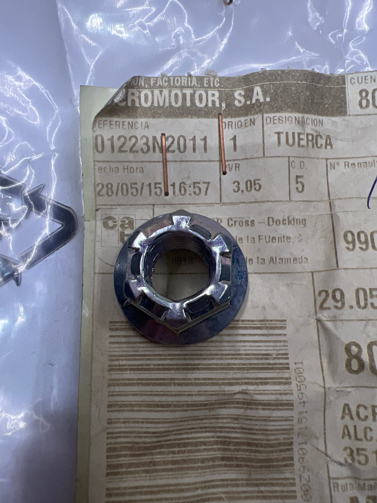 Tuerca Renault 01223N2011