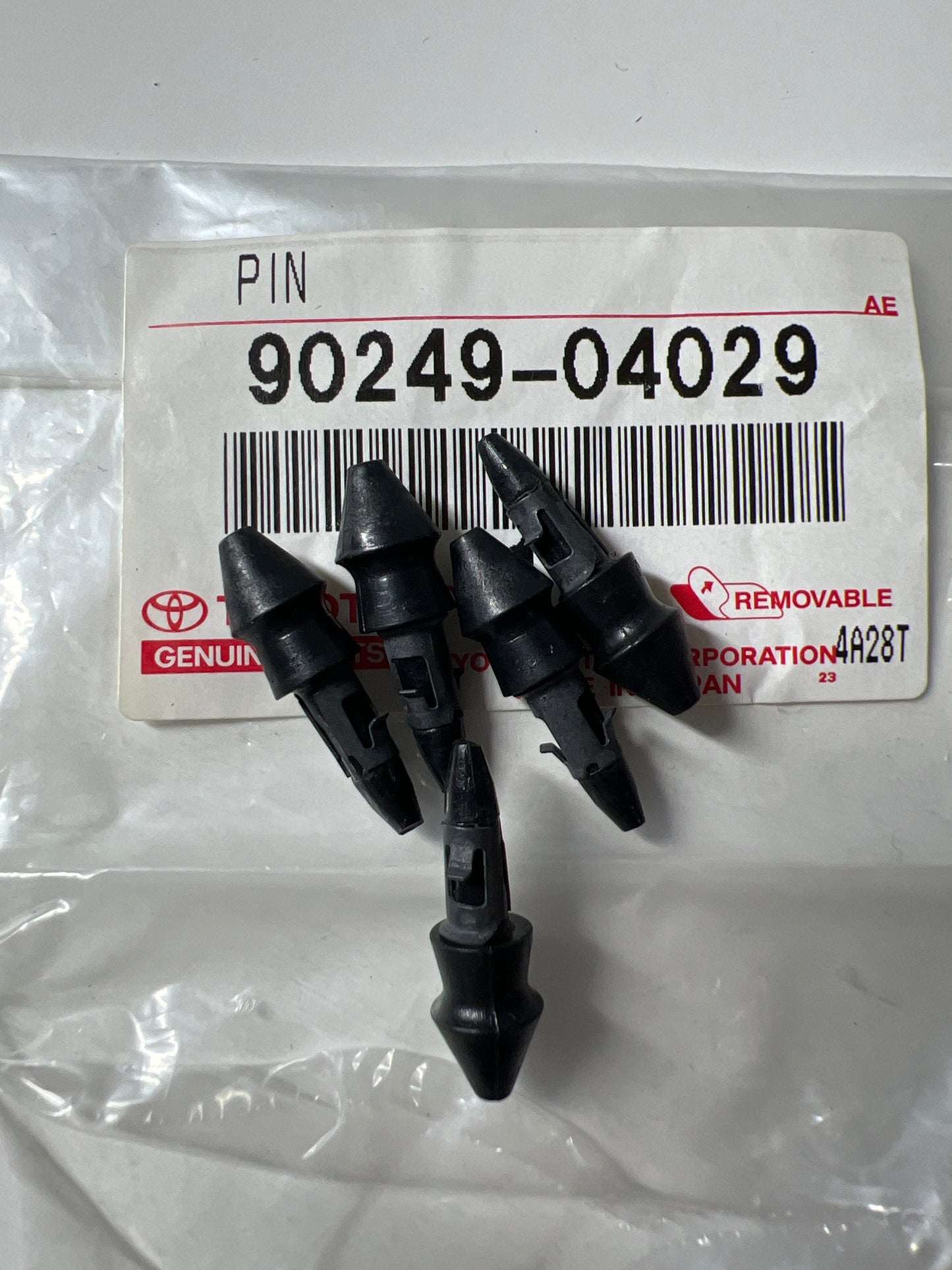 90249-04029, PASADOR TABLERO INSTRUMENTOS NO1, Toyota - Lexus