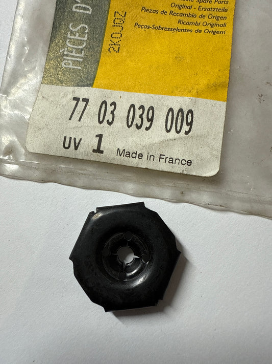 7703039009 - TUERCA - Renault