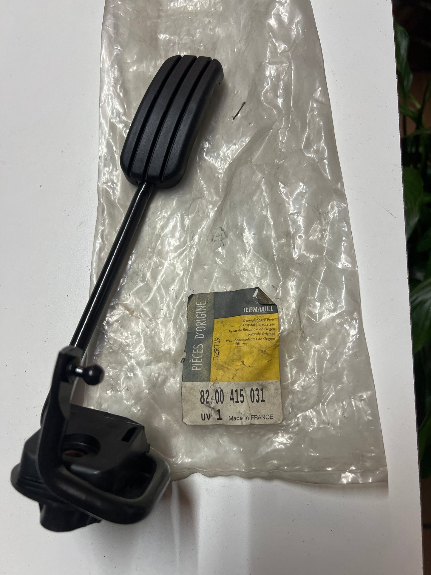 8200415031 Renault PEDAL ACELERACION