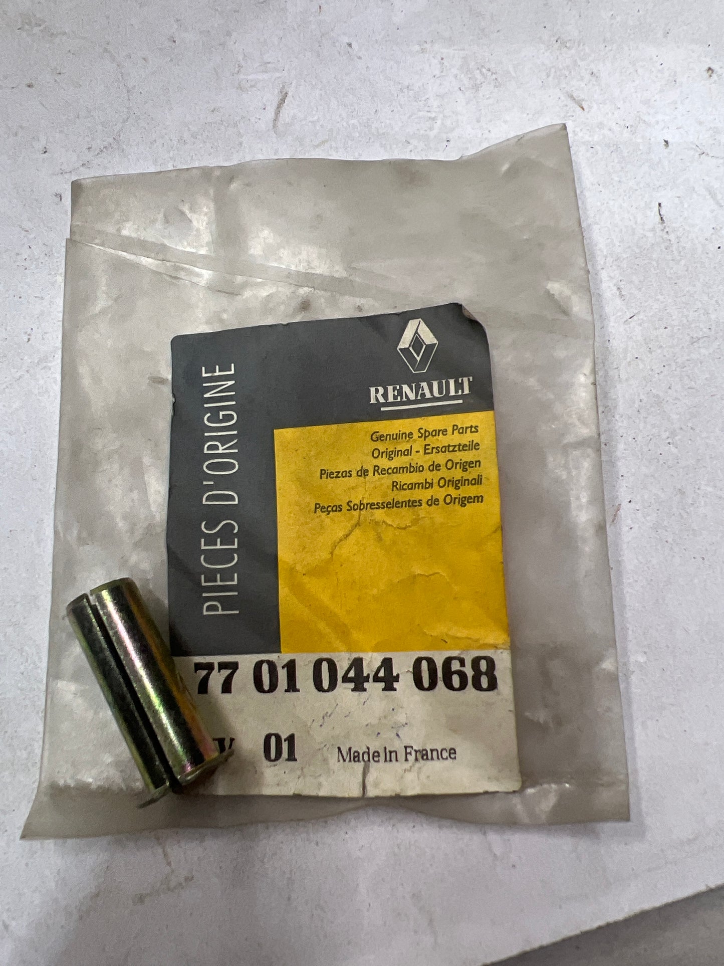 7701044068 CASQUILLO 6X8 RENAULT