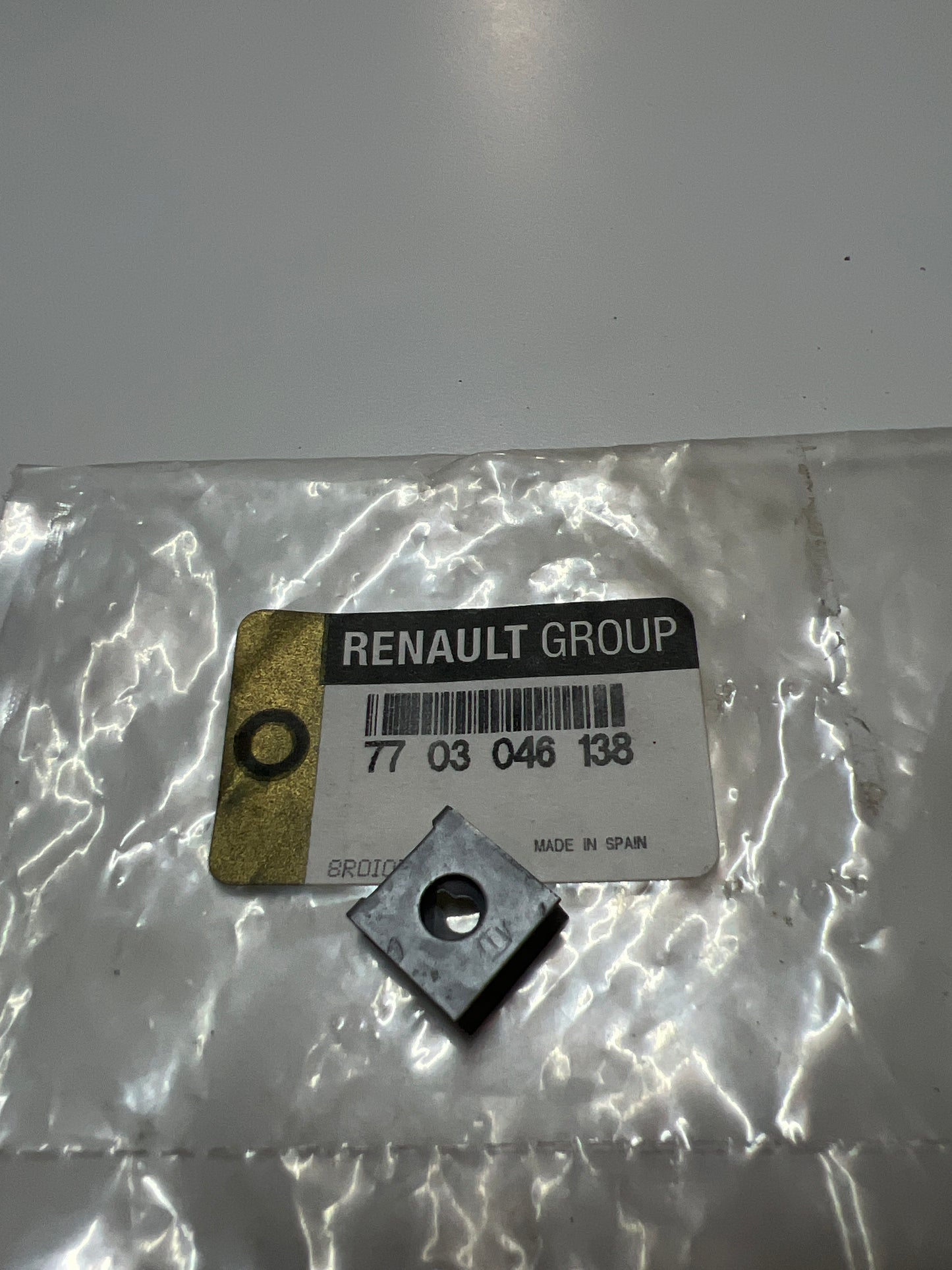 7703046138 - TUERCA - Renault