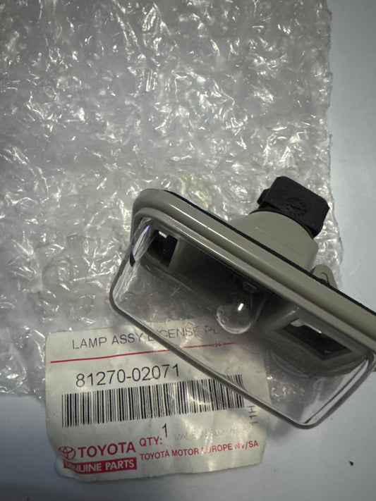 81270-02071 REAR LICENSE PLATE LAMP, toyota