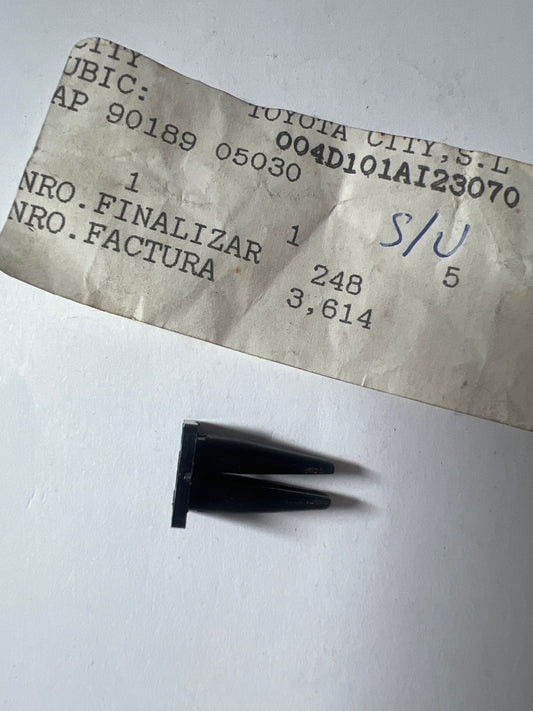 90189-05030 REAR COMBINATION LAMP 84-01: SWITCH & RELAY & COMPUTER, toyota