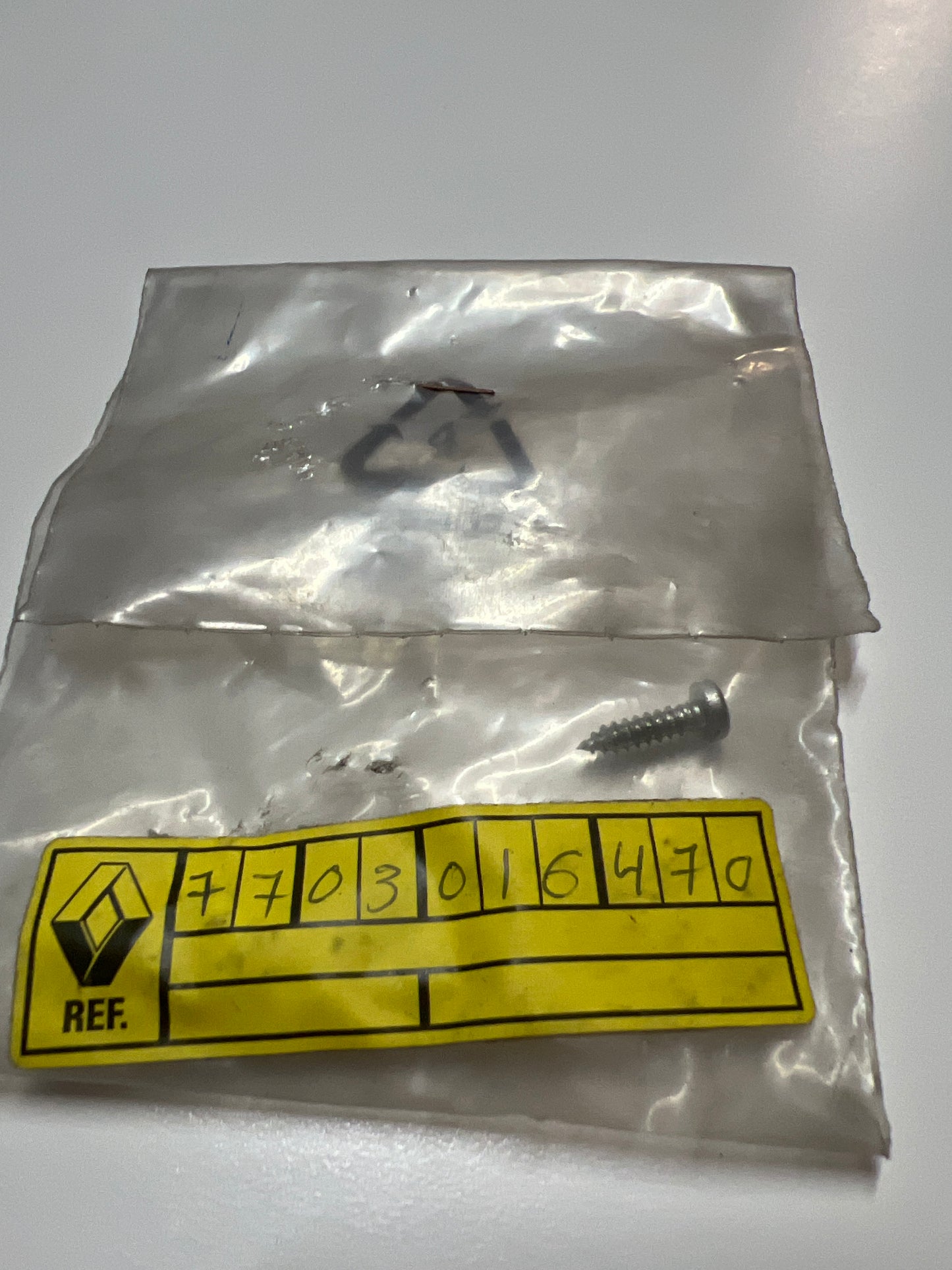 7703016470 - TORNILLO - Renault