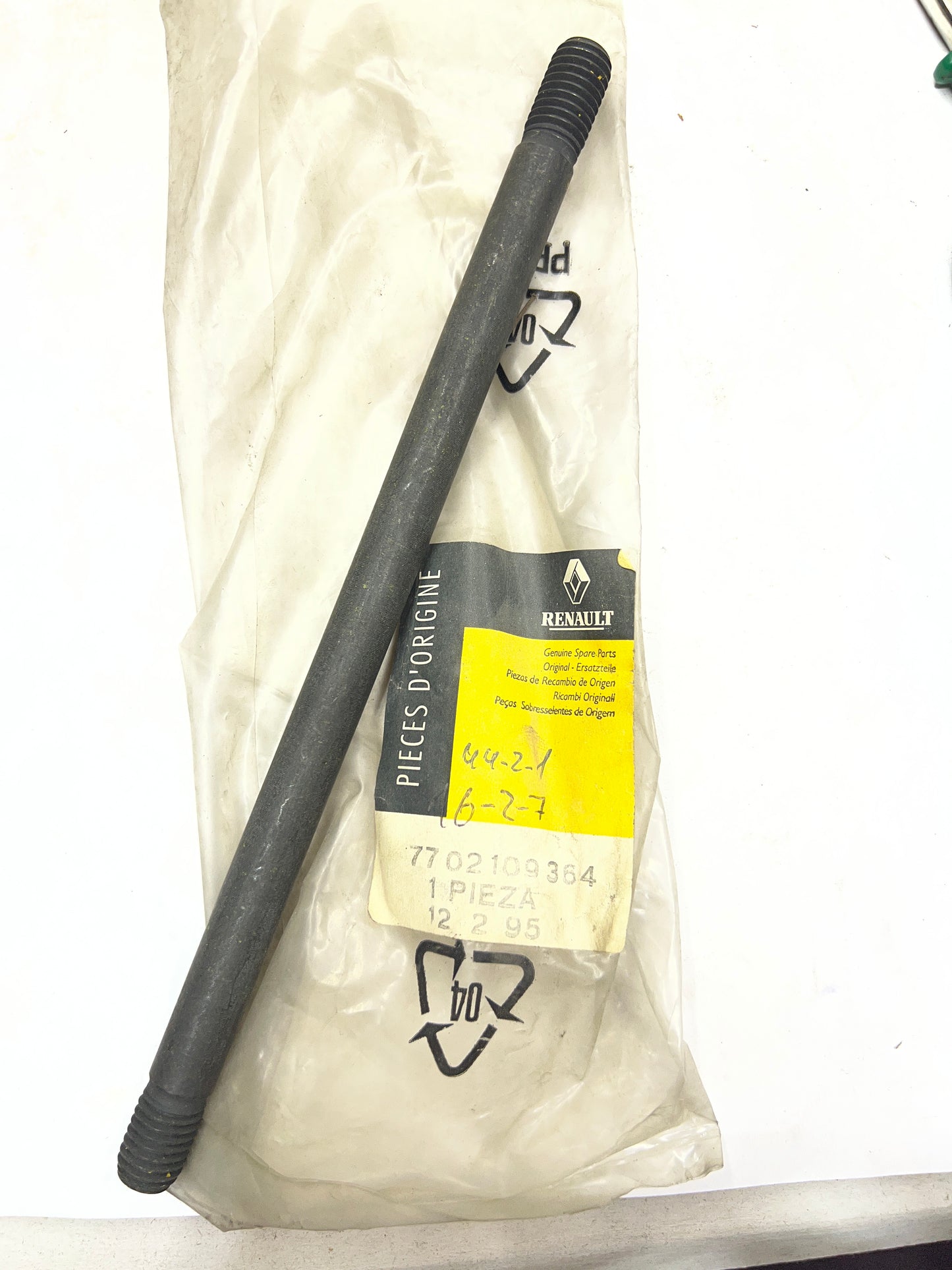 7702109364 EJE BRAZO SUP RENAULT