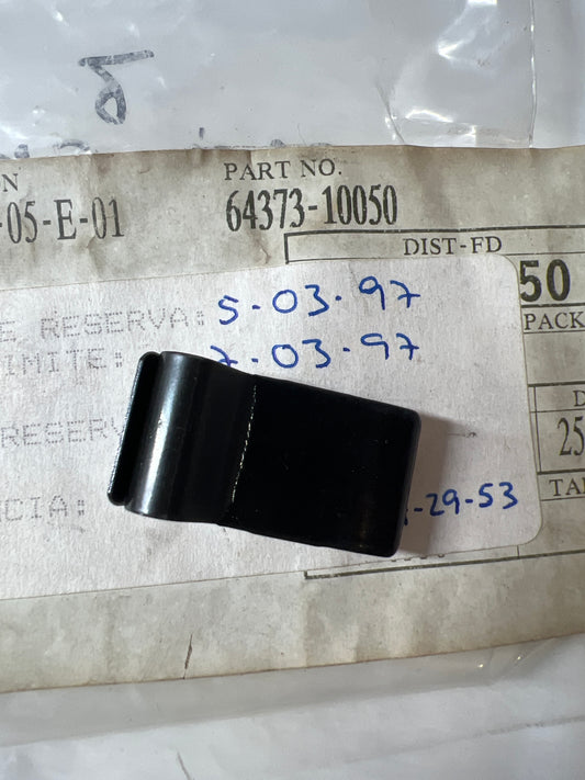 64373-10050 , TAPÓN, ACABADO DE BANDEJA DE PAQUETES, Toyota - Lexus