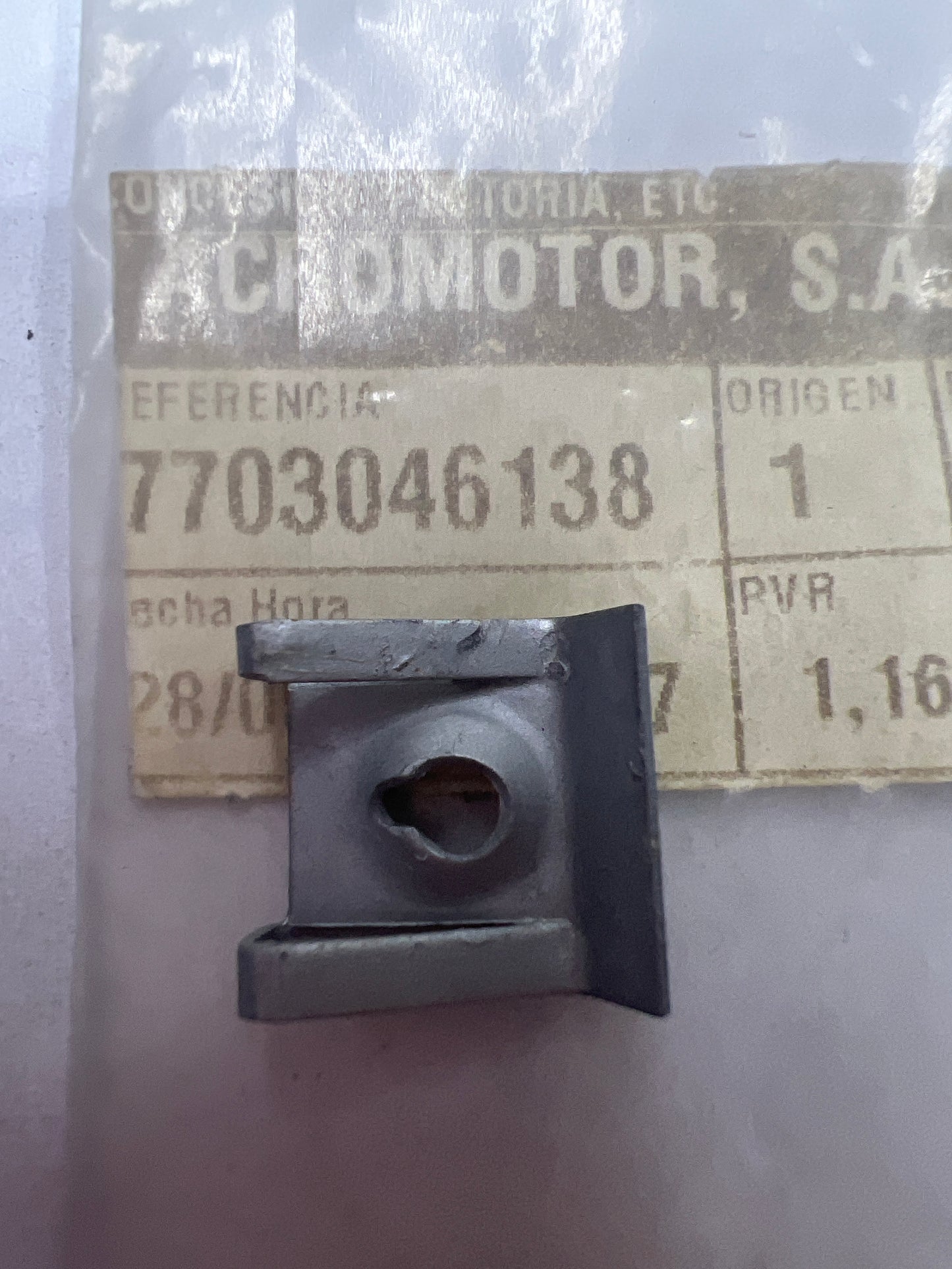 7703046138 TUERCA RENAULT
